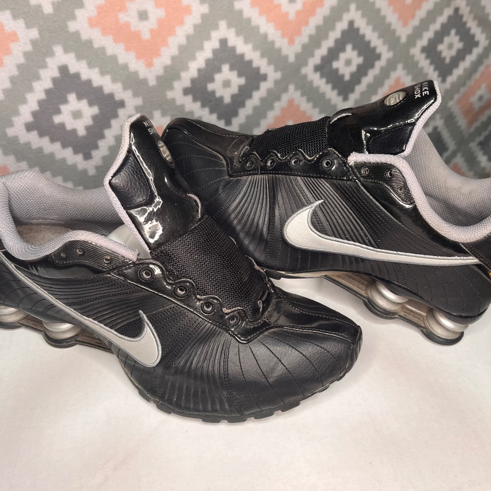 Women's Nike Shox Sz. 8.5 Black/Silver Shoes